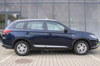 Mitsubishi Outlander Invite + 2WD