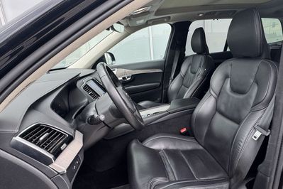 Volvo XC90 T8 AWD Plug-In Hybrid Plus Dark 7os aut