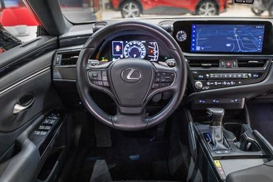 Lexus ES 300h F Sport Edition