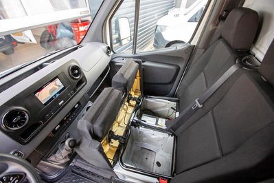 Mercedes Sprinter 316 Kontener + Winda