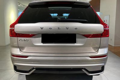 Volvo XC60 B5 B AWD Ultra Dark