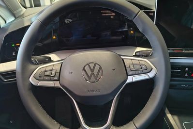Volkswagen Golf Life Plus 2.0 TDI DSG