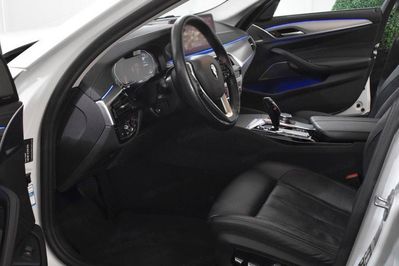 BMW Seria 5 520d xDrive Luxury Line aut