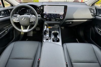 Lexus NX 350h Prestige 2WD