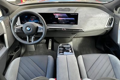 BMW iX xDrive45 100.6kWh
