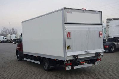 Iveco Daily Hi-Matic Kontener + Winda