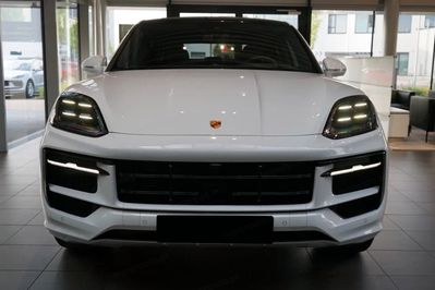 Porsche Cayenne Coupe E-Hybrid Black Edition