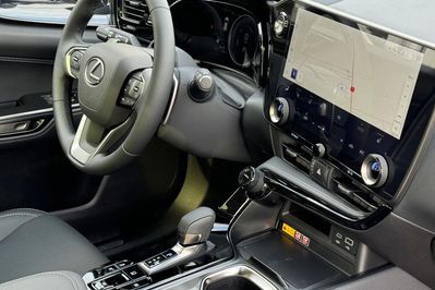 Lexus NX 350h Prestige 2WD