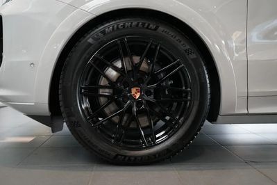 Porsche Cayenne E-Hybrid Black Edition