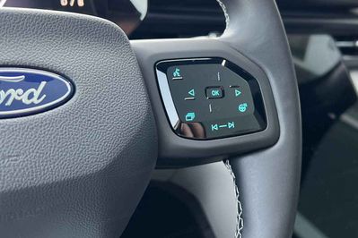 Ford Explorer Premium 77kWh RWD