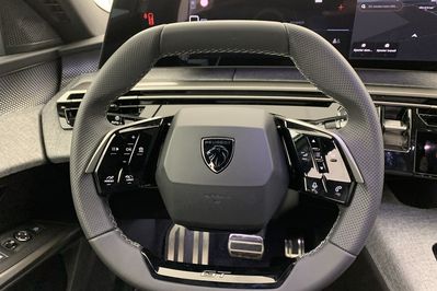 Peugeot 5008 GT 1.2 mHEV e-DCS6