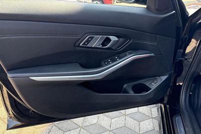 BMW Seria 3 320i Sport Line