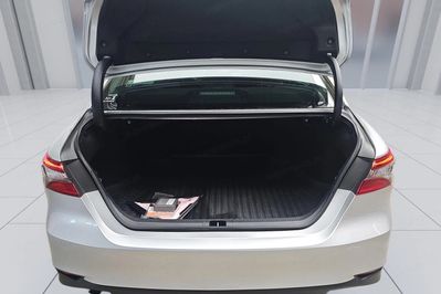 Toyota Camry 2.5 Hybrid Prestige