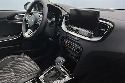 Kia Ceed 1.5 T-GDI Business Line DCT