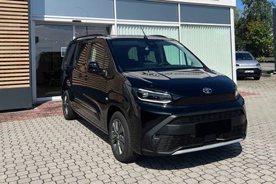 Toyota Proace City Verso Long VIP AT8