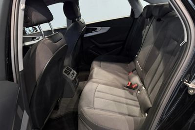 Audi A4 35 TFSI mHEV S tronic