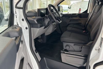 Ford Transit Custom Kombi M1 L2H1 320 Trend A8