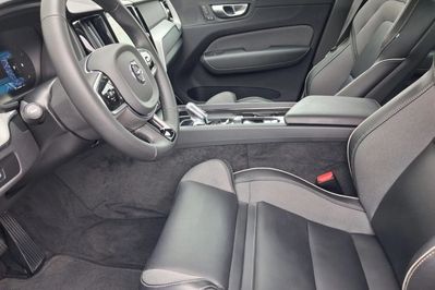 Volvo XC60 B4 B Plus Dark