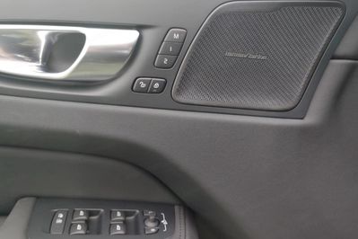 Volvo XC60 B5 B AWD Plus Dark