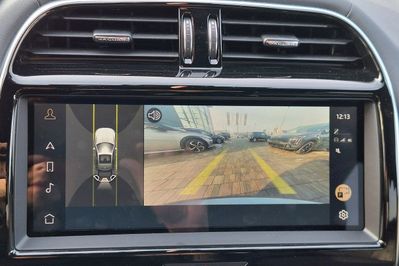 Jaguar XE D200 AWD SE