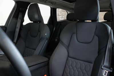 Volvo XC60 B5 AWD Ultra Dark