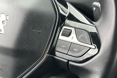 Peugeot 3008 Allure Pack 1.6 Hybrid e-EAT8 4x4