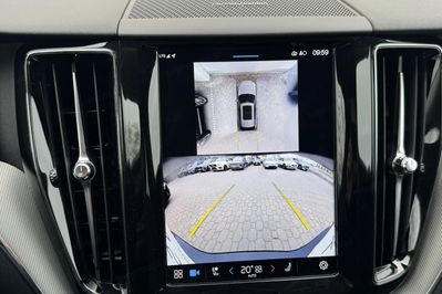 Volvo XC60 B5 B AWD Plus Dark