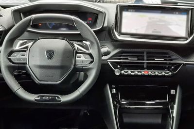Peugeot 2008 GT Exclusive e-DCS6 1.2 PureTech mHEV