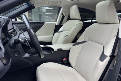 Lexus ES 300h Business Edition