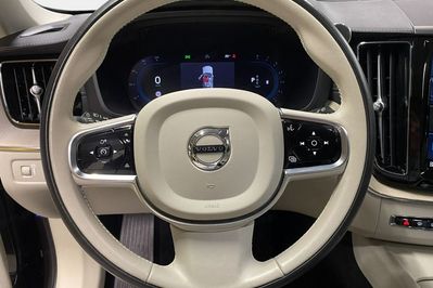 Volvo XC60 B4 B Momentum Pro