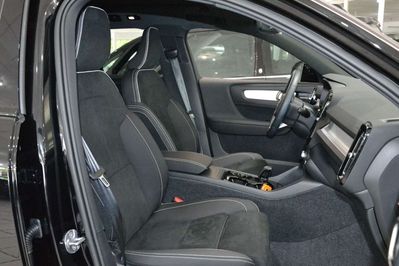 Volvo XC40 B4 Ultra Black Edition