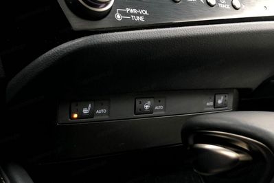 Lexus ES 300h F Sport Design