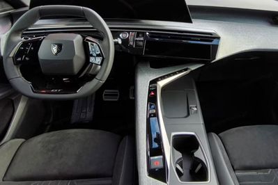 Peugeot 5008 GT 1.2 PureTech mHEV e-DCS6