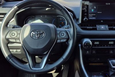 Toyota RAV4 2.5 Hybrid Black Edition by JBL 4x4