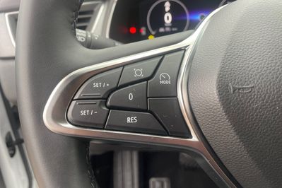 Renault Captur Techno 1.6 E-Tech Hybrid AT