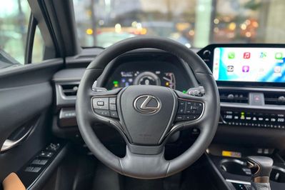 Lexus UX 250h F Sport Design 2WD