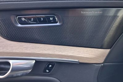 Volvo XC90 T8 AWD Plug-In Hybrid Plus Bright 7os