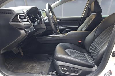 Toyota Camry 2.5 Hybrid Prestige