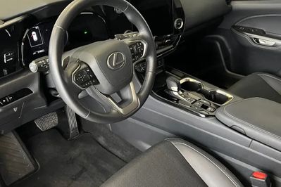 Lexus NX 350h Prestige 2WD