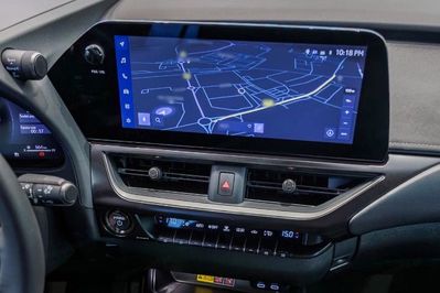 Lexus UX 300h F Sport Design