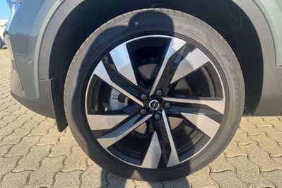 Volvo XC40 B4 Plus Dark