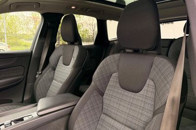 Volvo XC60 T6 Plug-In Hybrid AWD Core