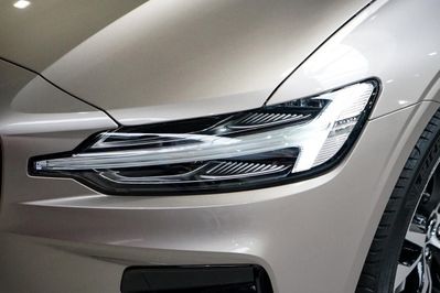 Volvo V60 Plus Dark