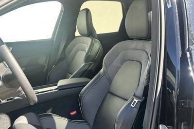 Volvo XC60 B5 B AWD Plus Black Edition