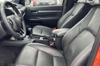 Toyota HiLux Hilux 2.8 D-4D Double Cab Invincible 4x4 aut