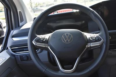 Volkswagen Transporter Plus Edition L2H1 DSG