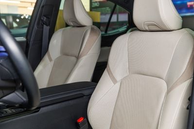 Toyota Camry 2.5 Hybrid Dynamic Force Executive e-CVT