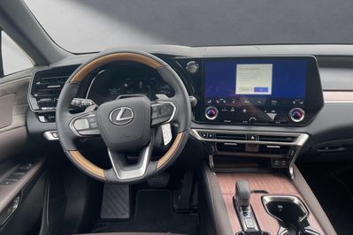 Lexus RX 450h+ Omotenashi 2.5 Hybrid Plug-in