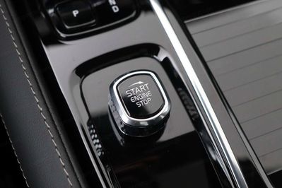 Volvo V90 T8 AWD Ultra Bright
