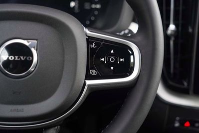 Volvo XC60 T6 Plug-In Hybrid AWD Ultra Dark